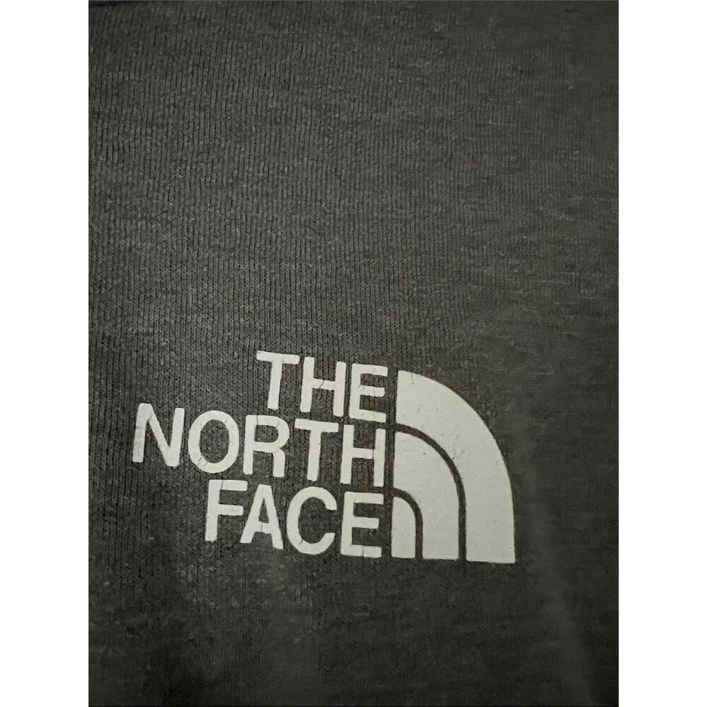 The North Face Gray Pullover Hoodie Sweatshirt. Size Large.